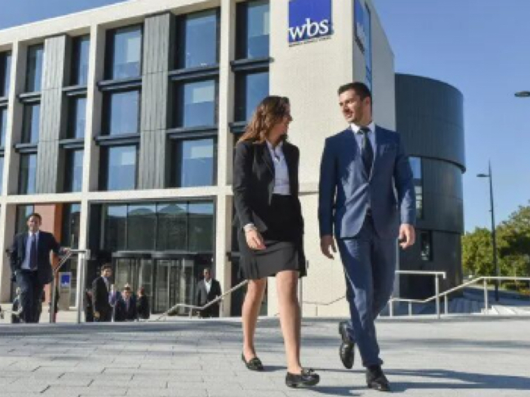 计算机专业最好的10所英国大学｜QS/THE/软科三榜综合排名|英国留学