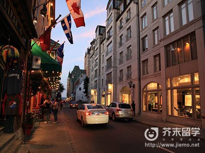 加拿大本科留學費用,加拿大本科留學費用多少錢