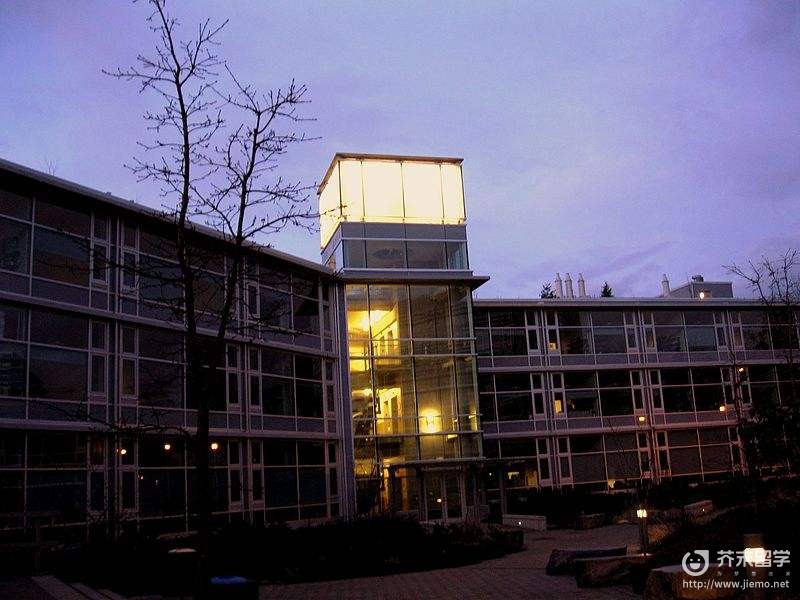 澳大利亞維多利亞大學
