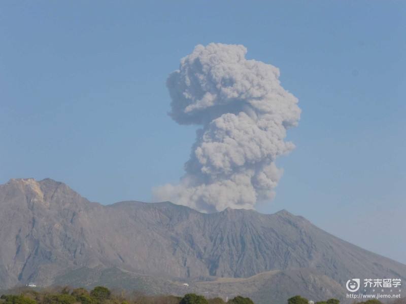 日本櫻島火山噴發
