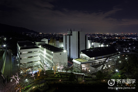 大阪经济法科大学