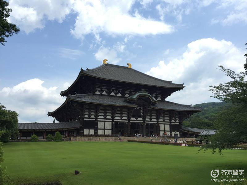 日本高中留学费用