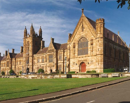 西悉尼大学